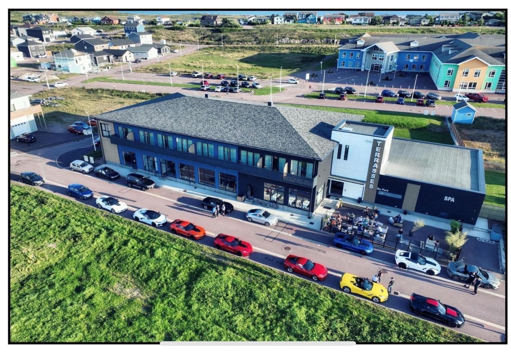 Hotel Les Terrasses Du Port à Saint-Pierre Extérieur photo